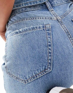 Hollister Ultra High Rise 90s Fit Denim Short In Mid Blue For Women Medium Clean Hem -Hollister Shop 206685045 5