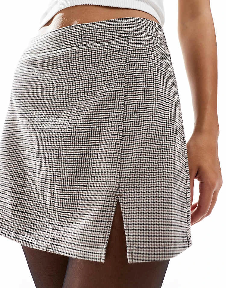 Hollister Mini Split Front Skort In Brown Check For Women 6 Hollister Mini Split Front Skort In Brown Check For Women - Image 4