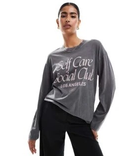 Hollister Long Sleeve Oversized Dad Slogan T Shirt In Acid Wash For Women -Hollister Shop 207361611 1 acidwash 1