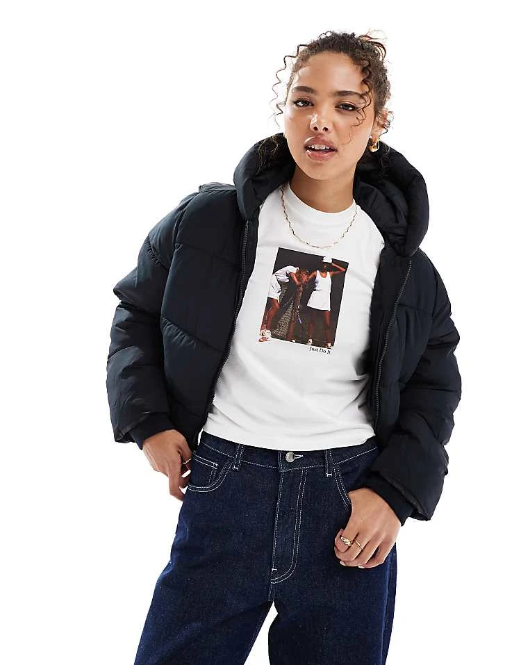 Hollister Everyday Padded Cropped Jacket With Hood In Black For Women 7 Hollister Everyday Padded Cropped Jacket With Hood In Black For Women - Image 5