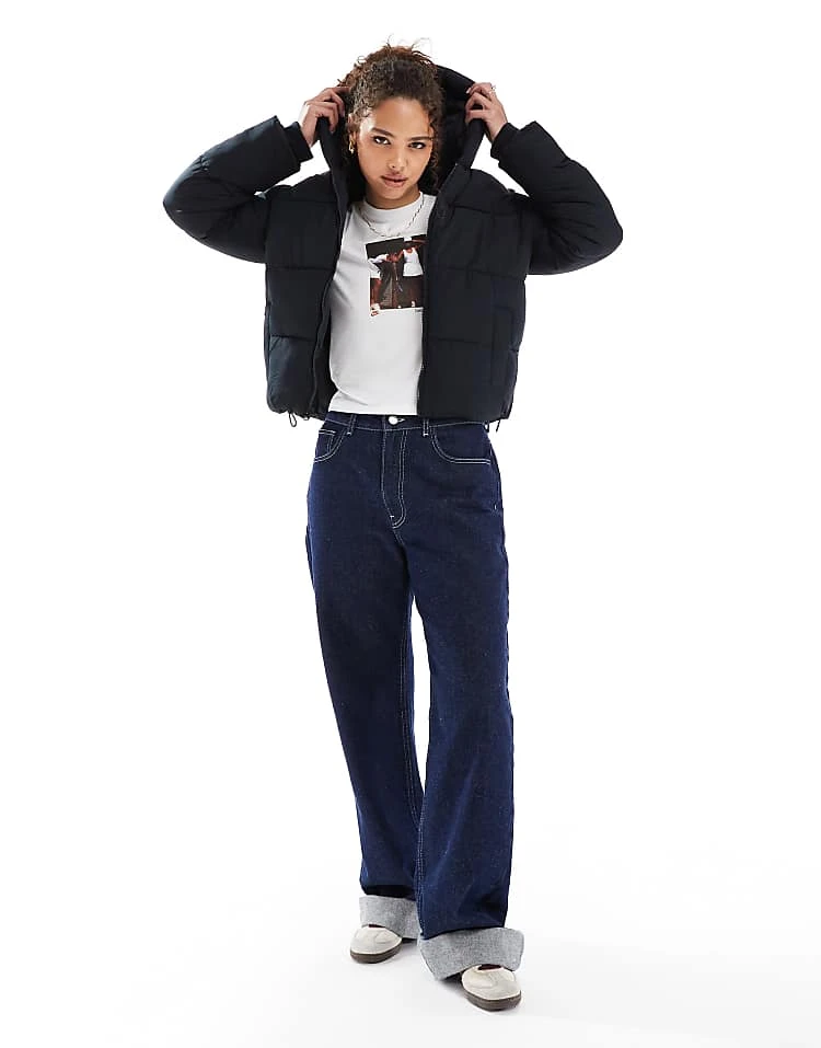 Hollister Everyday Padded Cropped Jacket With Hood In Black For Women 6 Hollister Everyday Padded Cropped Jacket With Hood In Black For Women - Image 4