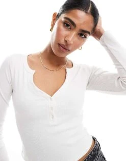 Hollister Ribbed Button Detail Plunge Neck Top In Off White For Women
