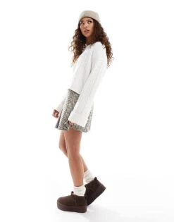 Hollister Cozy Knitted Cropped Jumper In Cream For Women -Hollister Shop 207362011 3