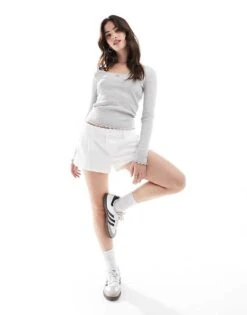 Hollister Low Rise Linen Shorts In White For Women -Hollister Shop 207895622 3