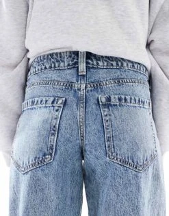 Hollister Low Rise Tapered Leg Jean In Light Blue Wash For Women 12 Hollister Low Rise Tapered Leg Jean In Light Blue Wash For Women -Hollister Shop 207895802 5