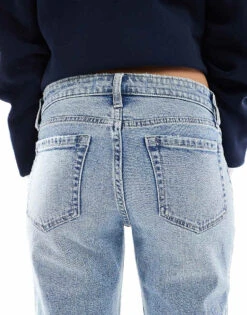 Hollister Low Relaxed Straight Leg Jean In Light Blue Wash For Women Mid Wash 12 Hollister Low Relaxed Straight Leg Jean In Light Blue Wash For Women Mid Wash -Hollister Shop 207896019 5