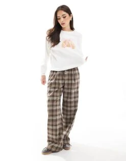 Hollister Knitted Croissiant Graphic Jumper In Cream For Women