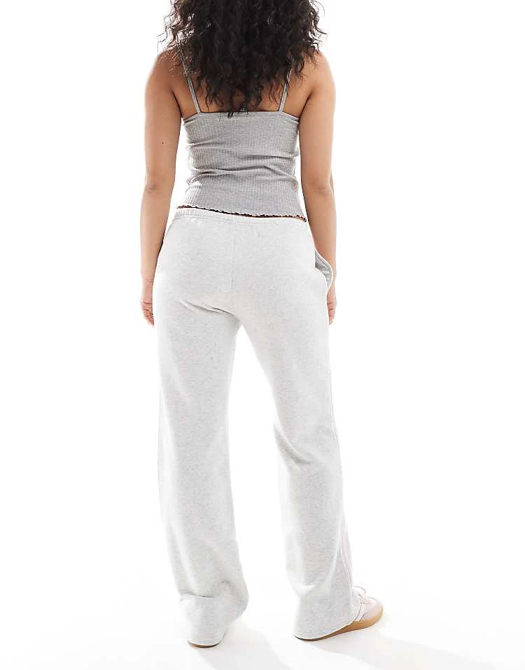 Hollister Contrast Stripe Low Rise Baggy Sweat Pant In Light Grey For Women 4 Hollister Contrast Stripe Low Rise Baggy Sweat Pant In Light Grey For Women - Image 2