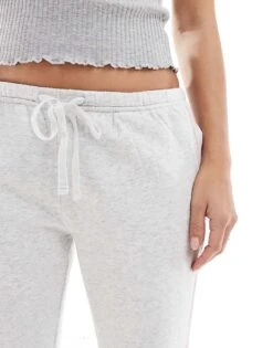 Hollister Contrast Stripe Low Rise Baggy Sweat Pant In Light Grey For Women 11 Hollister Contrast Stripe Low Rise Baggy Sweat Pant In Light Grey For Women -Hollister Shop 207900822 4